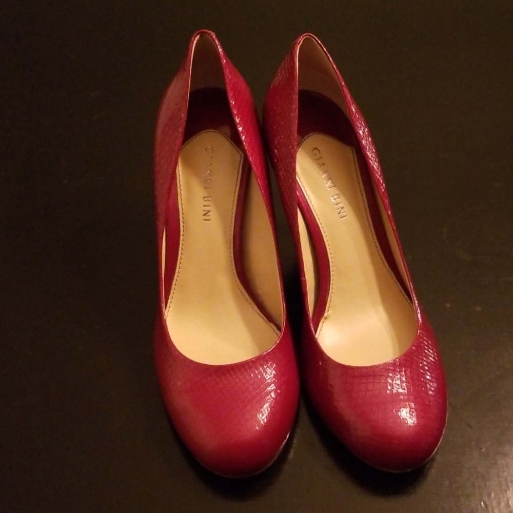 Gianni Bini red patent leather pumps nwot Taylor Swift Red era